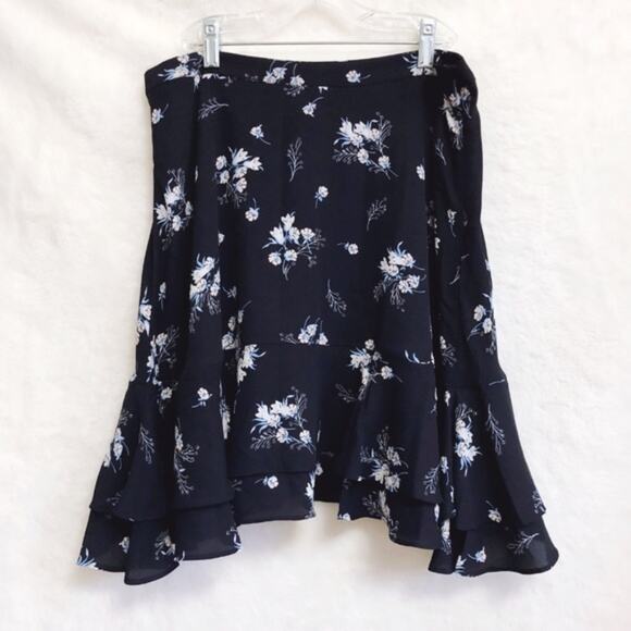 LOFT Dresses & Skirts - LOFT Blue & White Wildflower Flounce Skirt